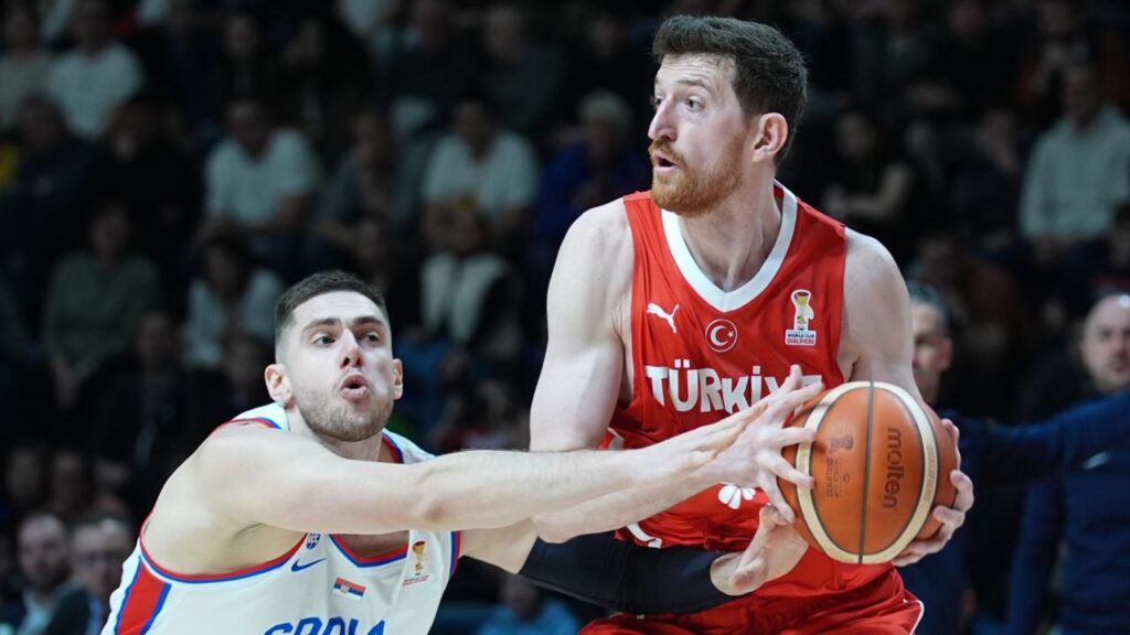 12 Dev Adam Sırbistan Engelini Geçti