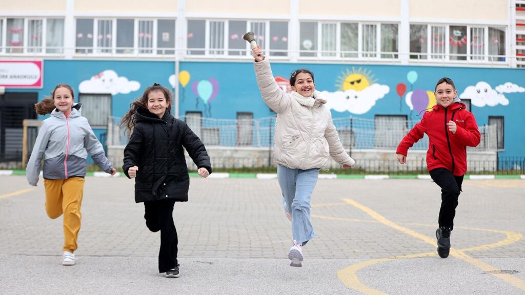 Ders Zili Yeniden Çaldı: Öğrenciler İkinci Döneme Başladı