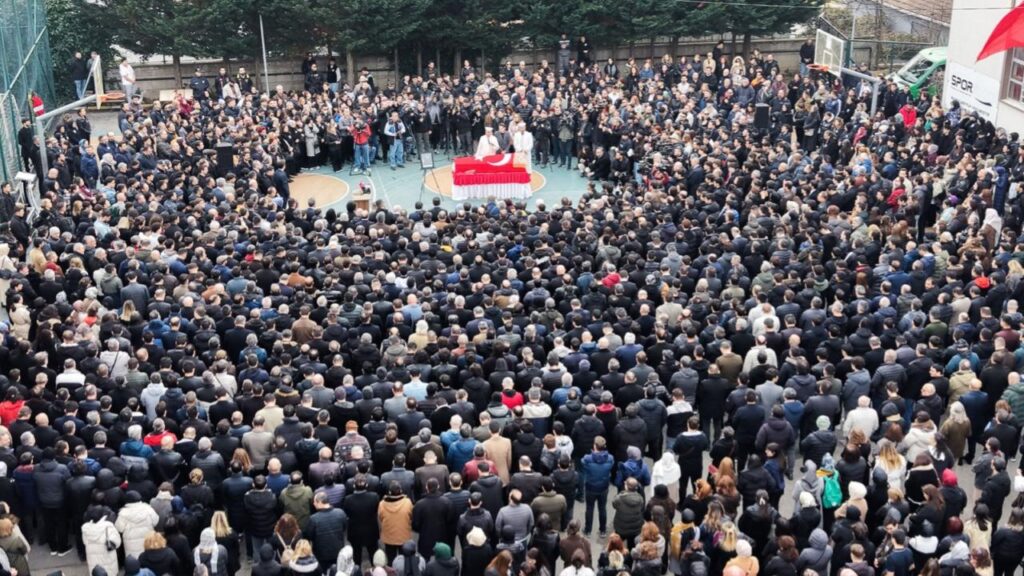 Fatma Nur Öğretmen Son Yolculuğuna Uğurlandı