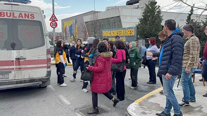 Fen Lisesinin Kimya Laboratuvarında Patlama: 4 Öğrenci Yaralandı