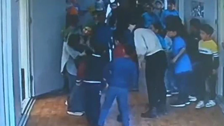 İlkokul Öğrencisini Öğretmeni Heimlich Manevrasıyla Kurtardı