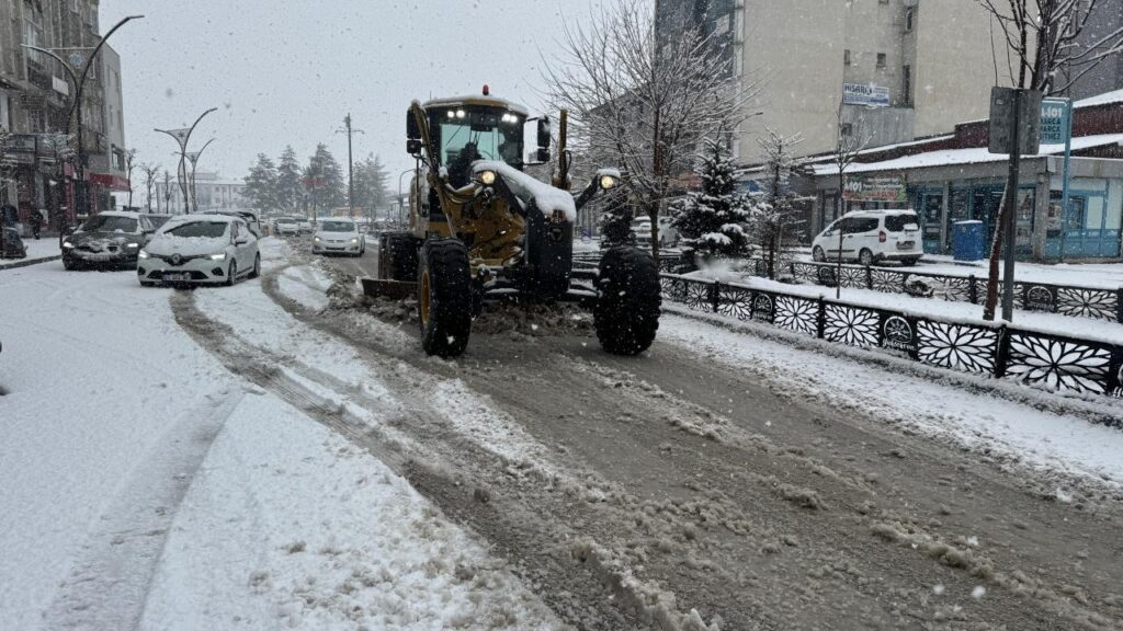 Hakkâri Merkez Ve Yüksekova’da Eğitime Bir Gün Ara Verildi